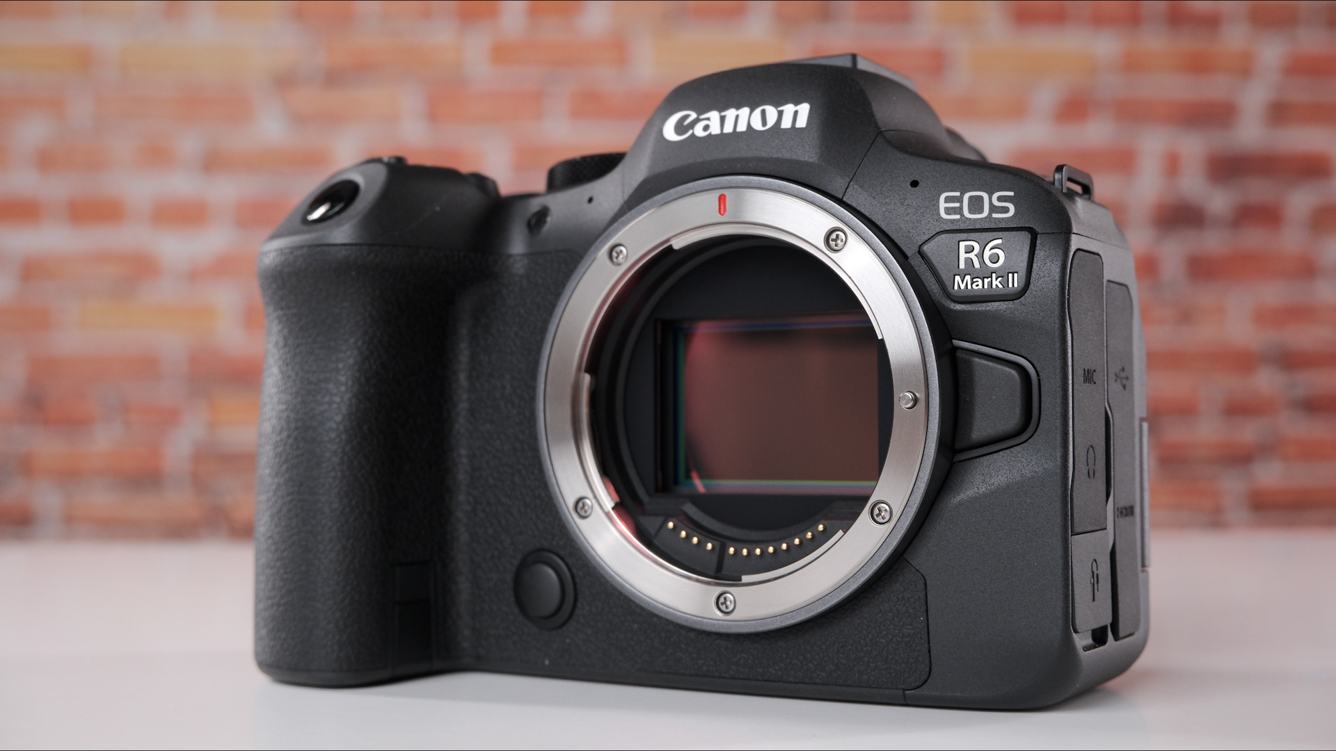 بررسی دوربین بدون آینه کانن Canon Eos R6 Mark Ii Mirrorless Camera