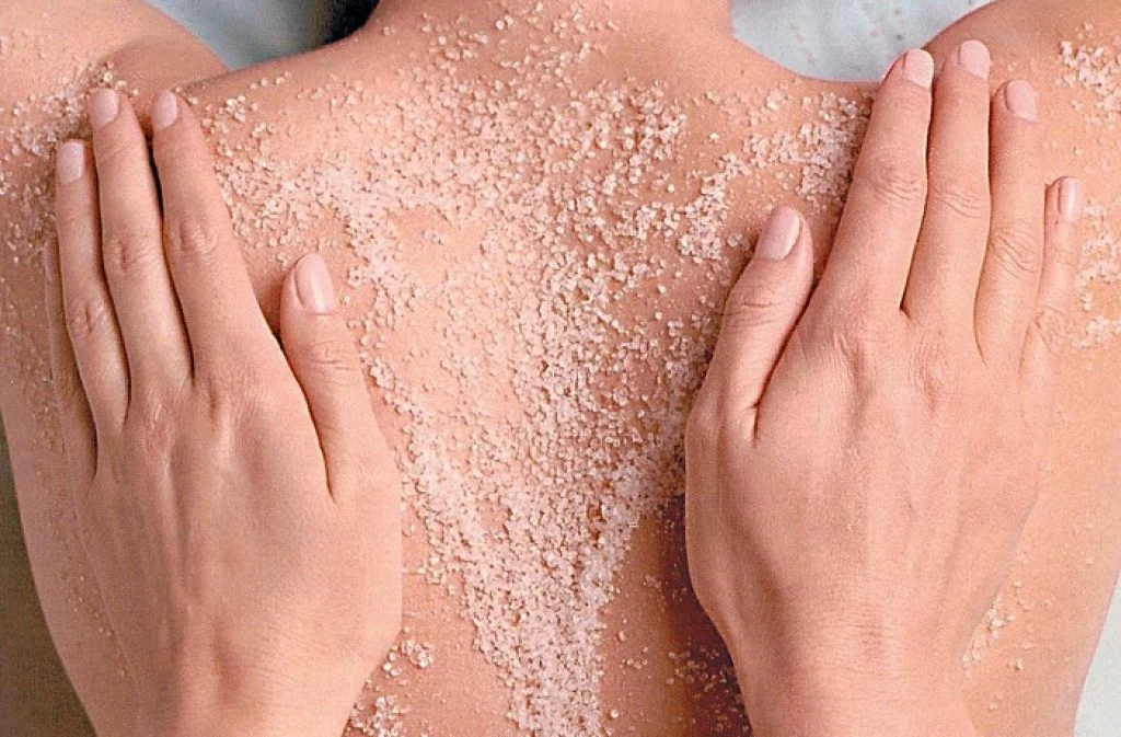 ۵ ترکیب طبیعی و بی خطر برای تهیه اسکراب بدن خانگی