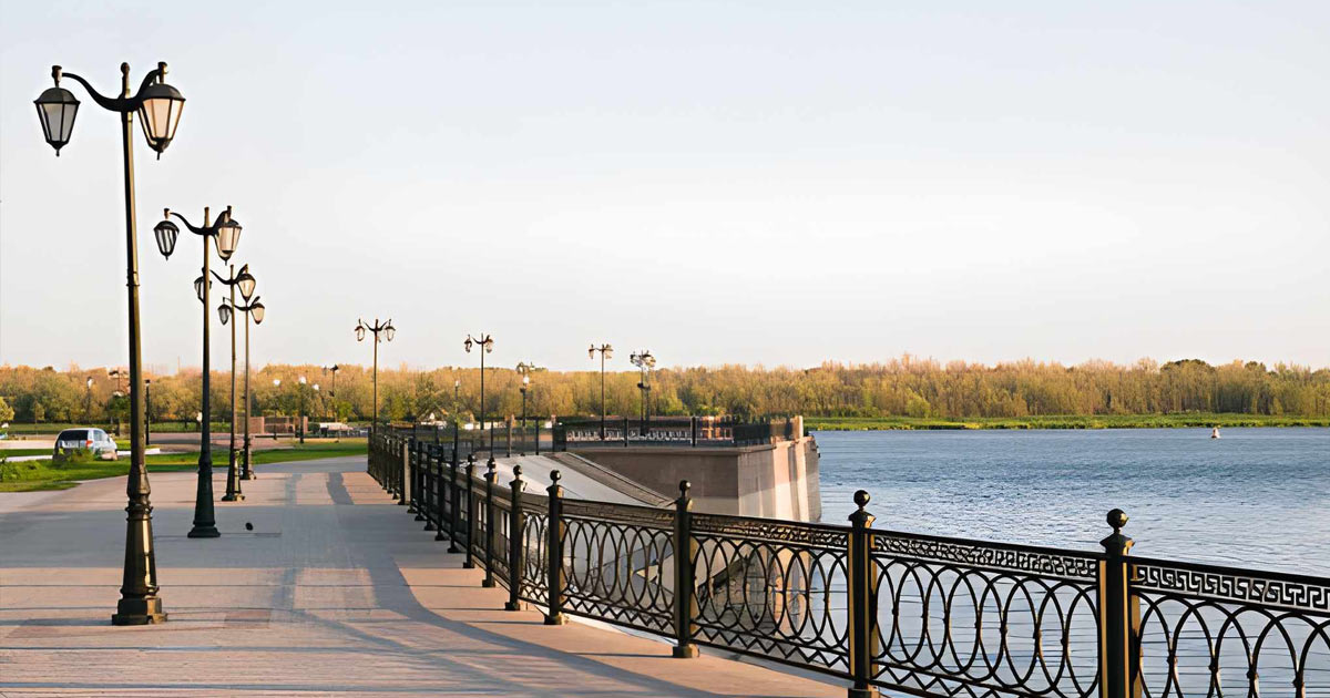 طراحی | اتصالات پایه چراغ های روشنایی نصب شده در مسیر رودخانه